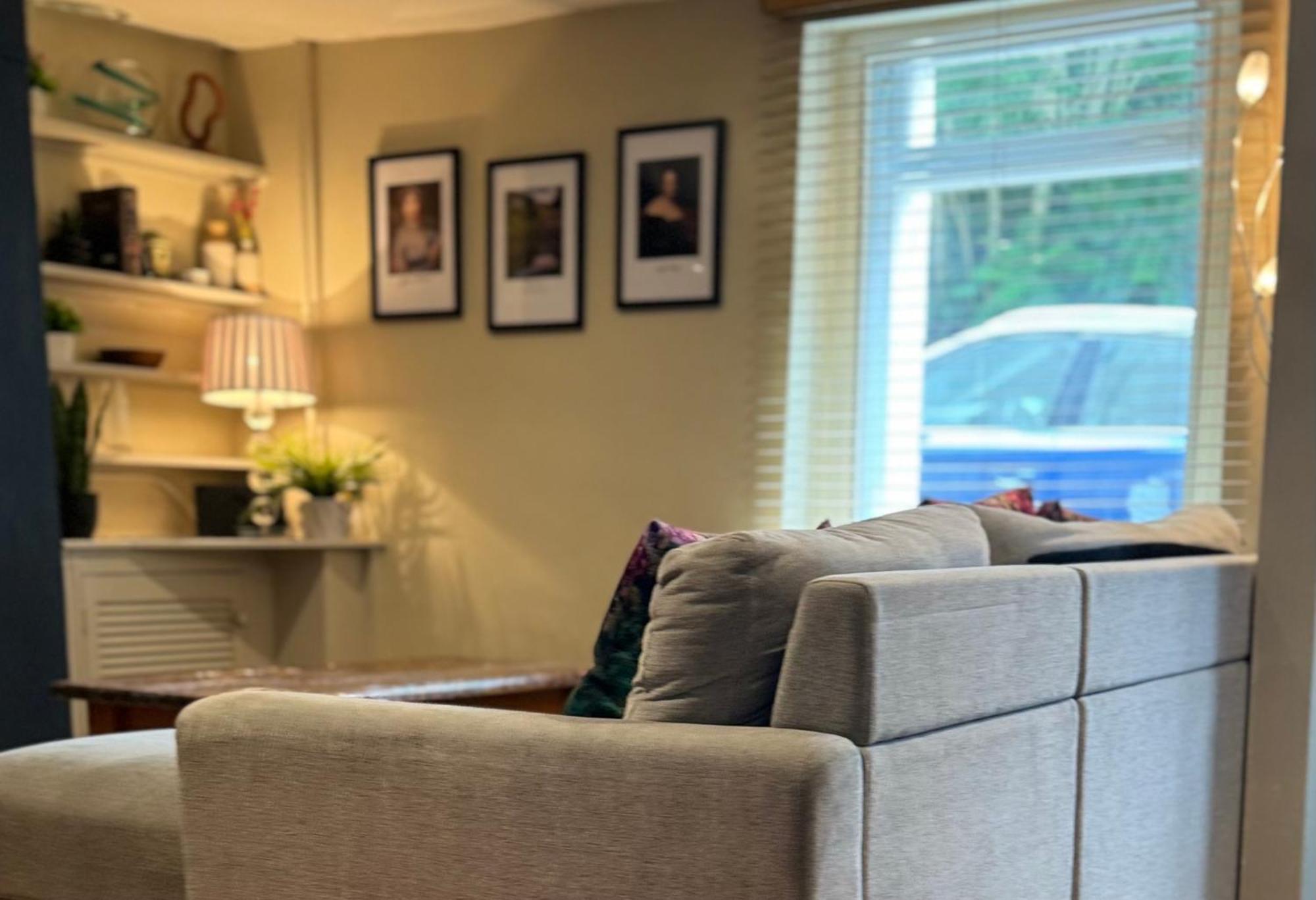 Beautiful Townhouse Next To Royal Victoria Park And Botanical Gardens Within Easy Walking Distance To Bath City Centre Екстер'єр фото